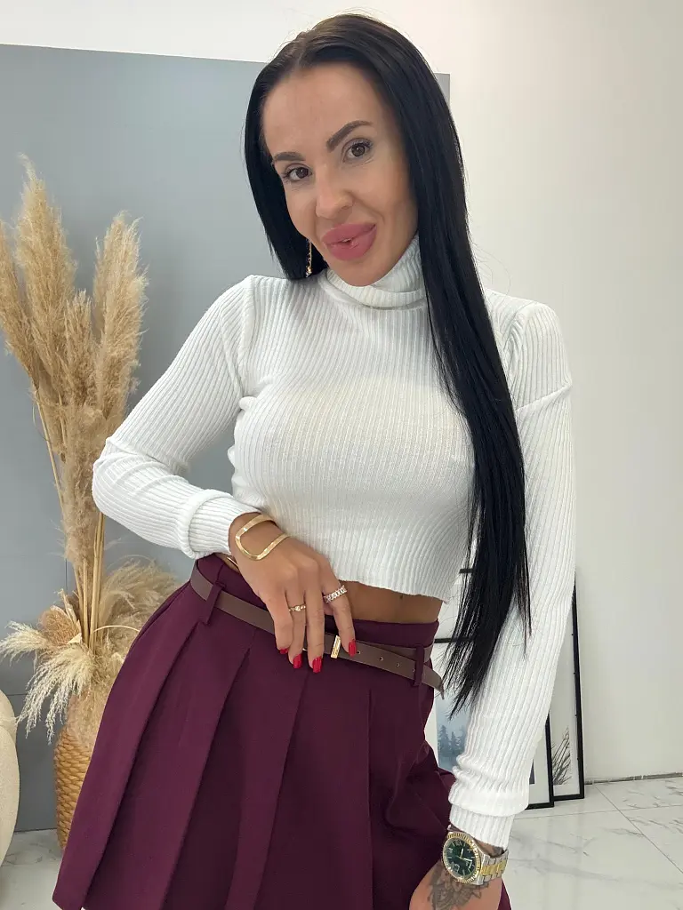 Bordázott anyagú garbós crop pulóver KEREN