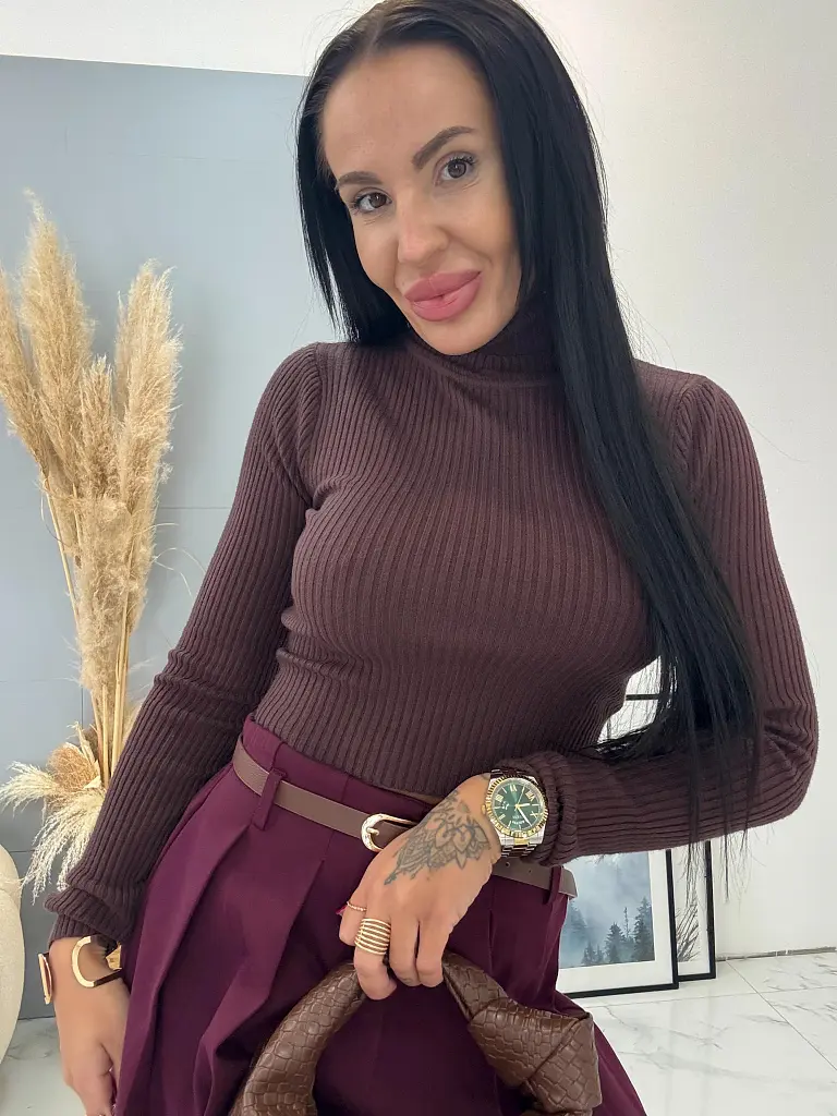 Bordázott anyagú garbós crop pulóver KEREN - next