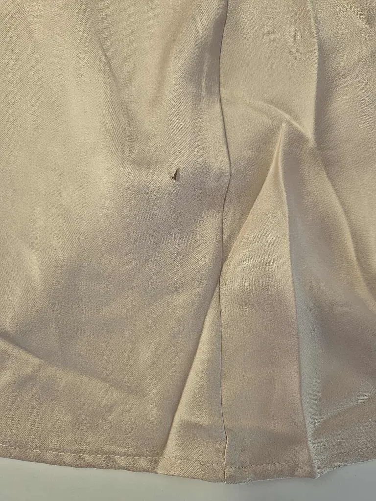 Gumis derekú hosszú szatén szoknya - next