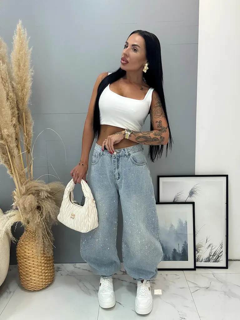 Kövekkel díszített ballon fazonú farmer 