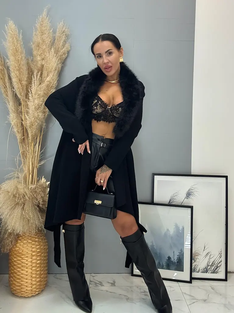 Fekete kardigán szőrmével és övvel FAYE - next