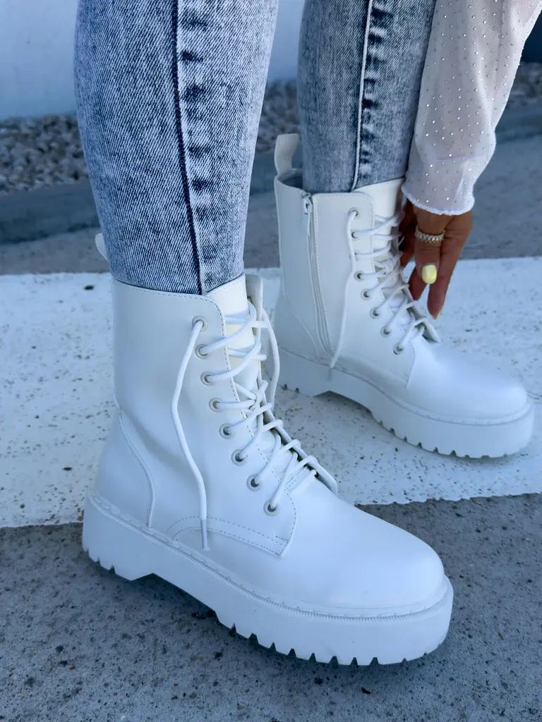 Női magasszárú cipő WILA