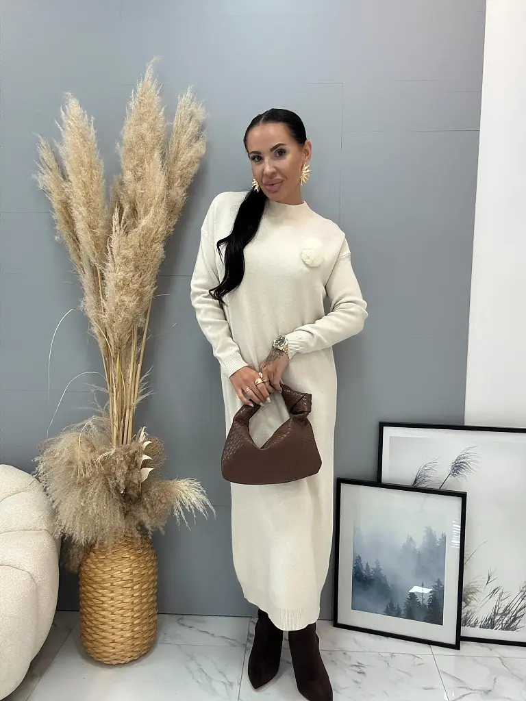 Hosszú kötött ruha díszítéssel ANEKA