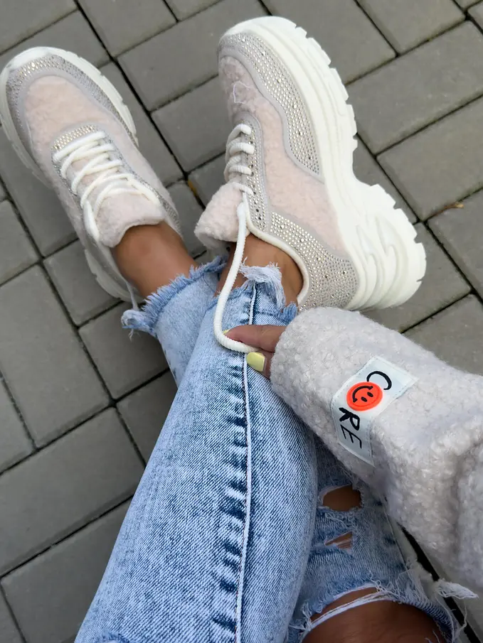 Kövekkel díszített platformos teddy sportcipő MARGOT