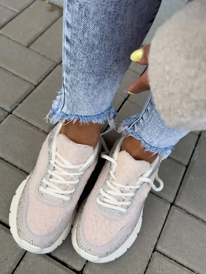 Kövekkel díszített platformos teddy sportcipő MARGOT