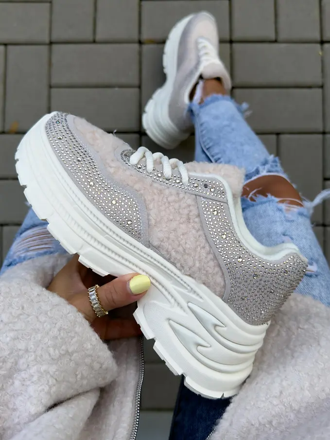 Kövekkel díszített platformos teddy sportcipő MARGOT