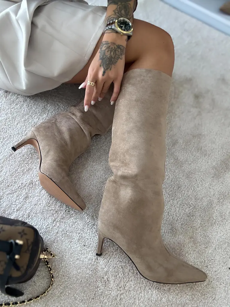 Velúr magasszárú csizma ELAYLA