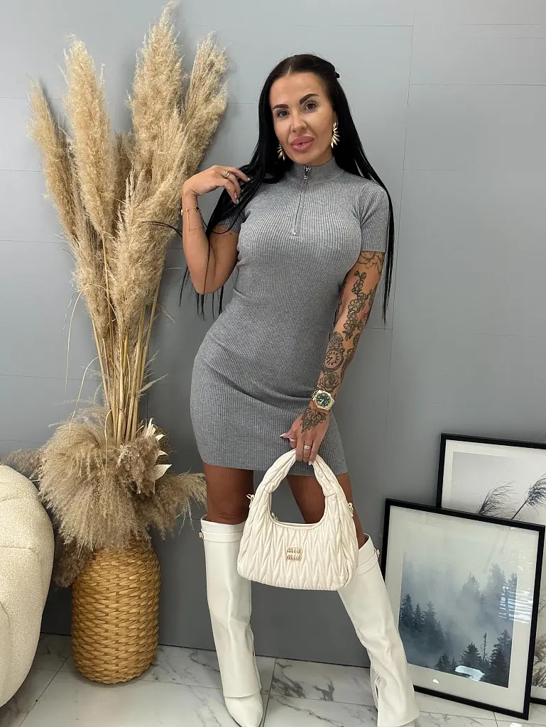 Bordázott anyagú kötött miniruha cipzárral KALIA - next