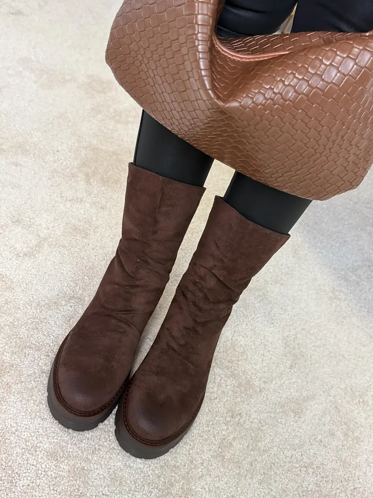 Velúr bokacsizma FRINA - next