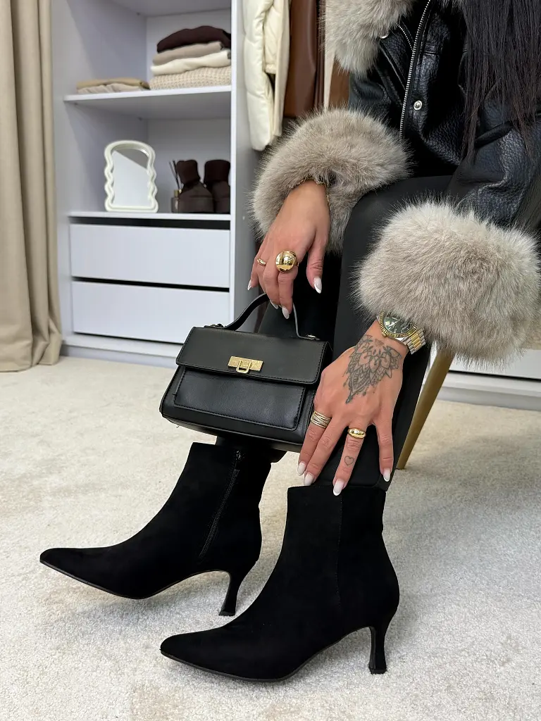 Velúr bokacsizma VALENCIA - next