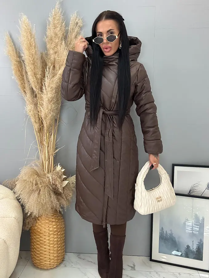 Hosszú műbőr kapucnis kabát övvel JAMEA