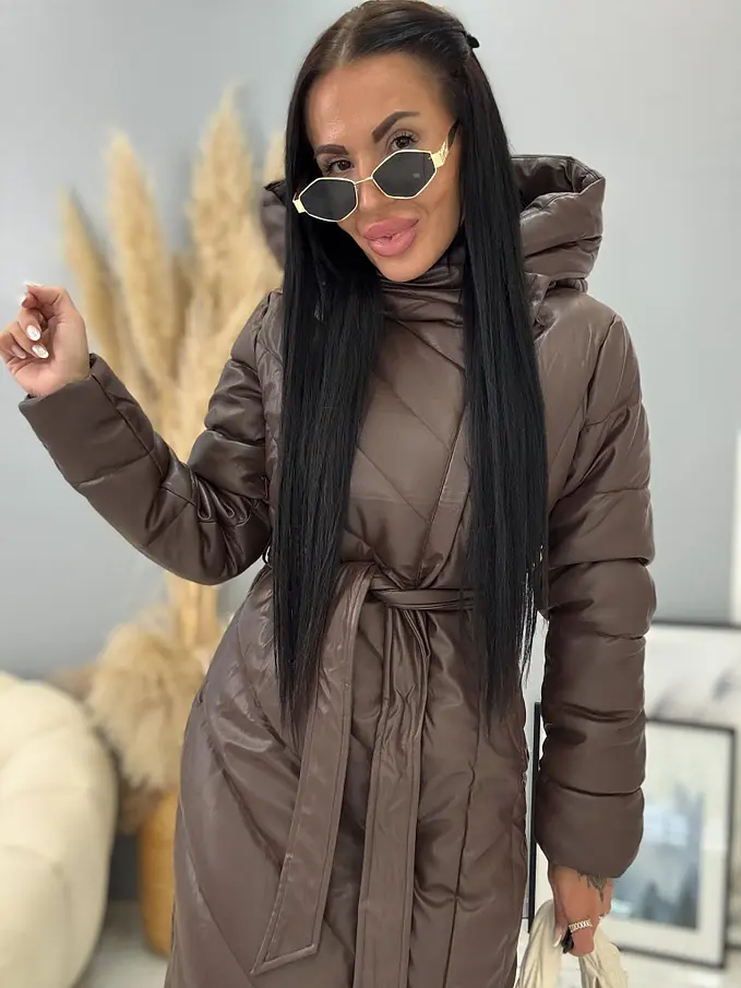 Hosszú műbőr kapucnis kabát övvel JAMEA