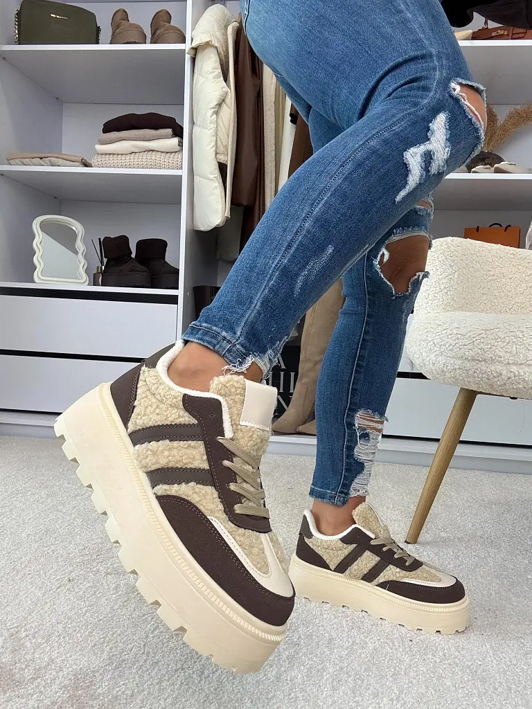 Platformos teddy sportcipő ISRA