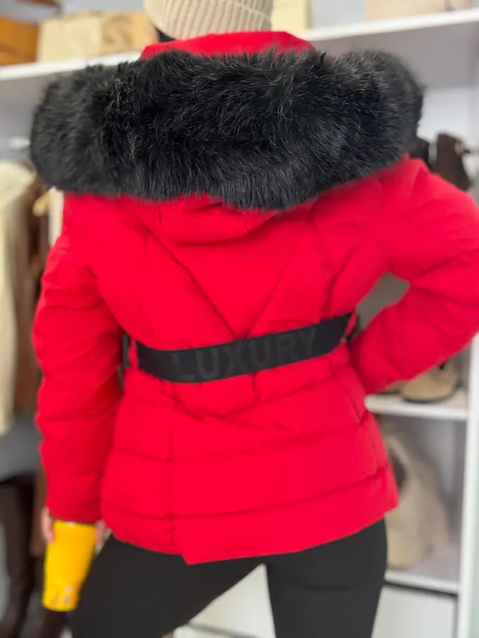 Szőrmés kapucnis kabát övvel MILLIE