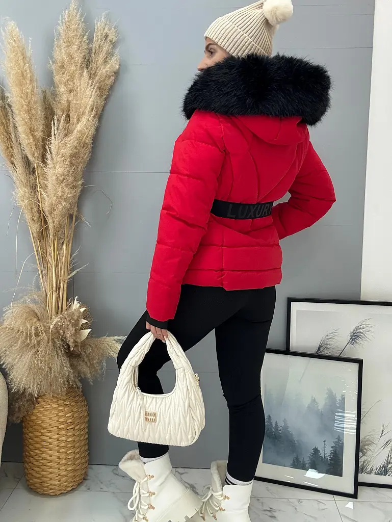 Szőrmés kapucnis kabát övvel MILLIE