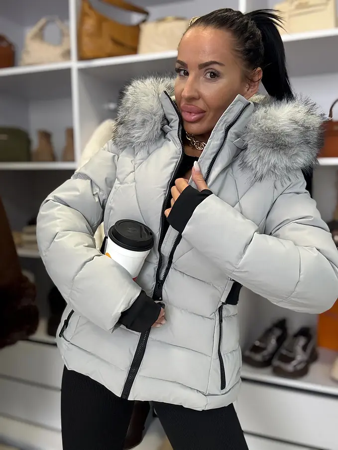 Szőrmés kapucnis kabát övvel MILLIE