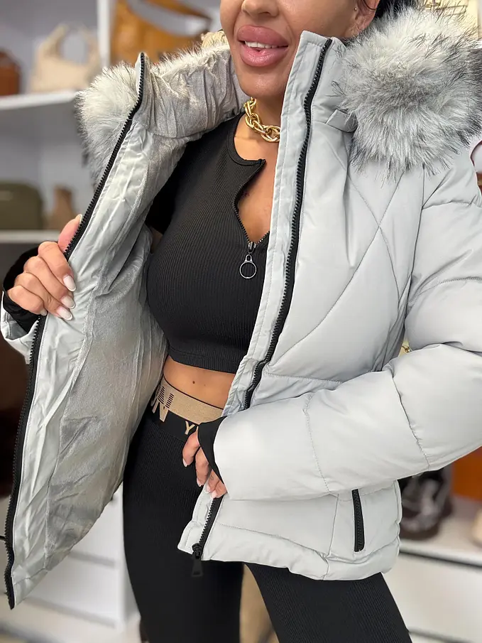 Szőrmés kapucnis kabát övvel MILLIE