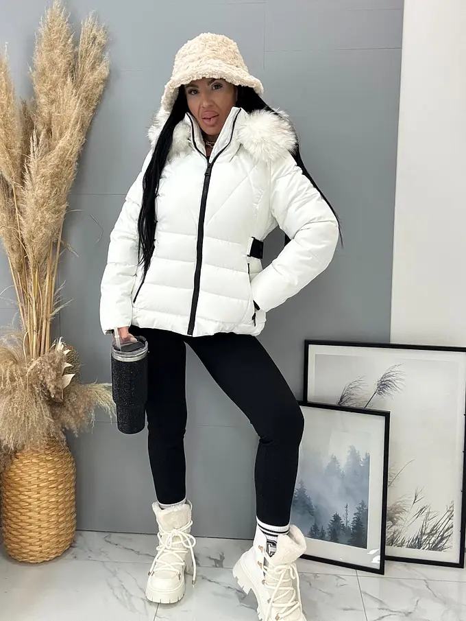 Szőrmés kapucnis kabát övvel MILLIE