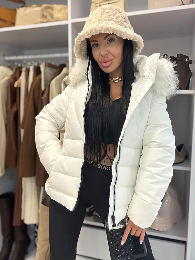 Szőrmés kapucnis kabát övvel MILLIE