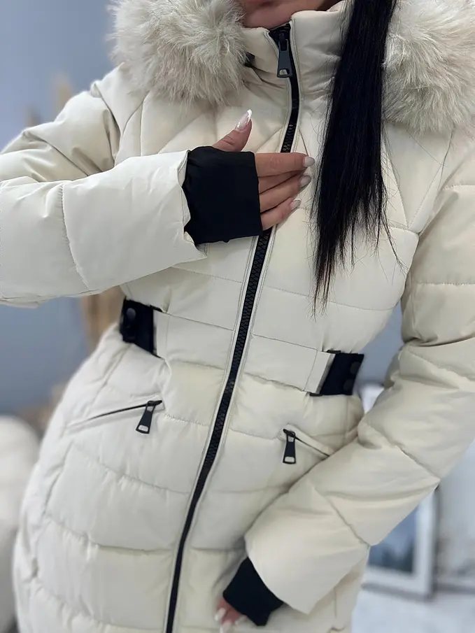 Hosszú szőrmés kapucnis kabát  EMALIA