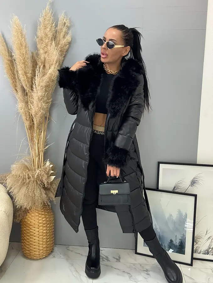 Hosszú műbőr kabát szőrmével és övvel NIVORA