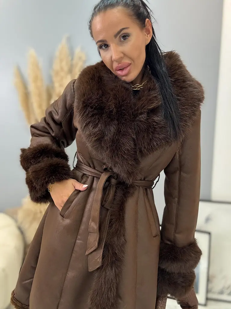 Velúr hosszú kabát szőrmével ANYTA