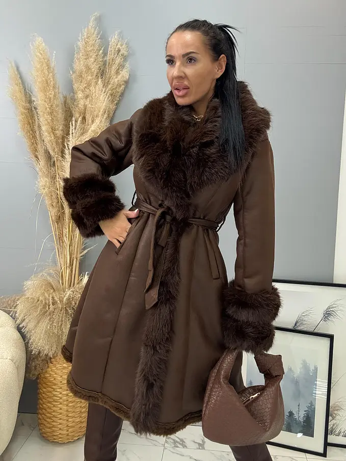 Velúr hosszú kabát szőrmével ANYTA