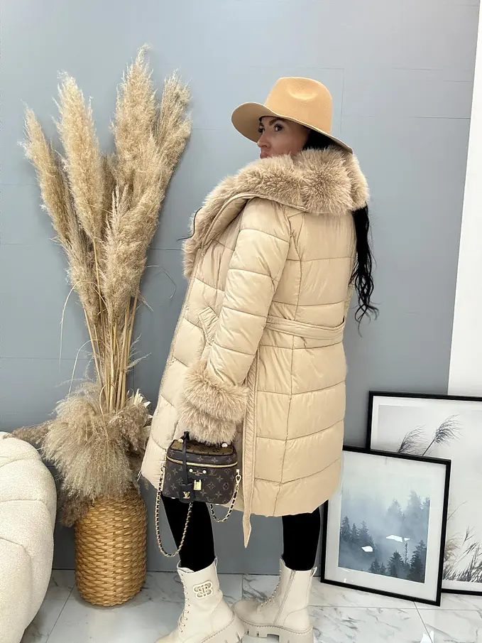 Hosszú szőrmés kabát övvel LAUNA