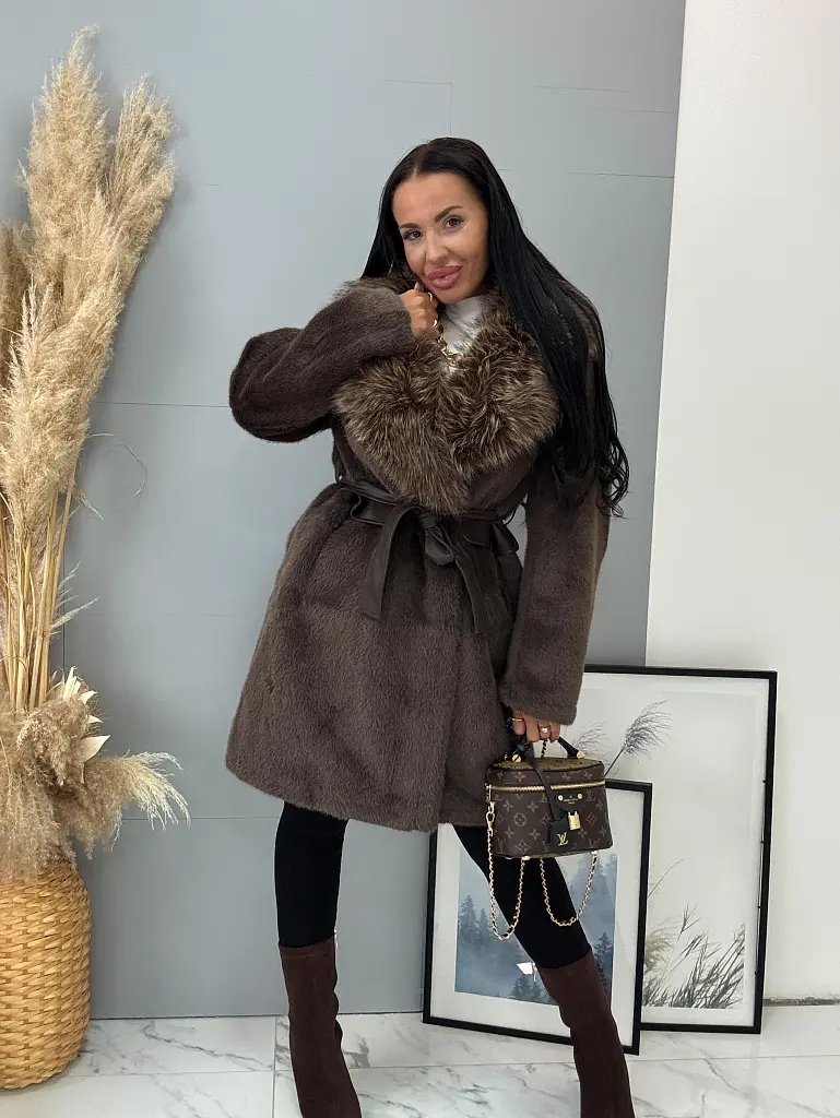 Műszőrme bunda övvel BRENIA - next