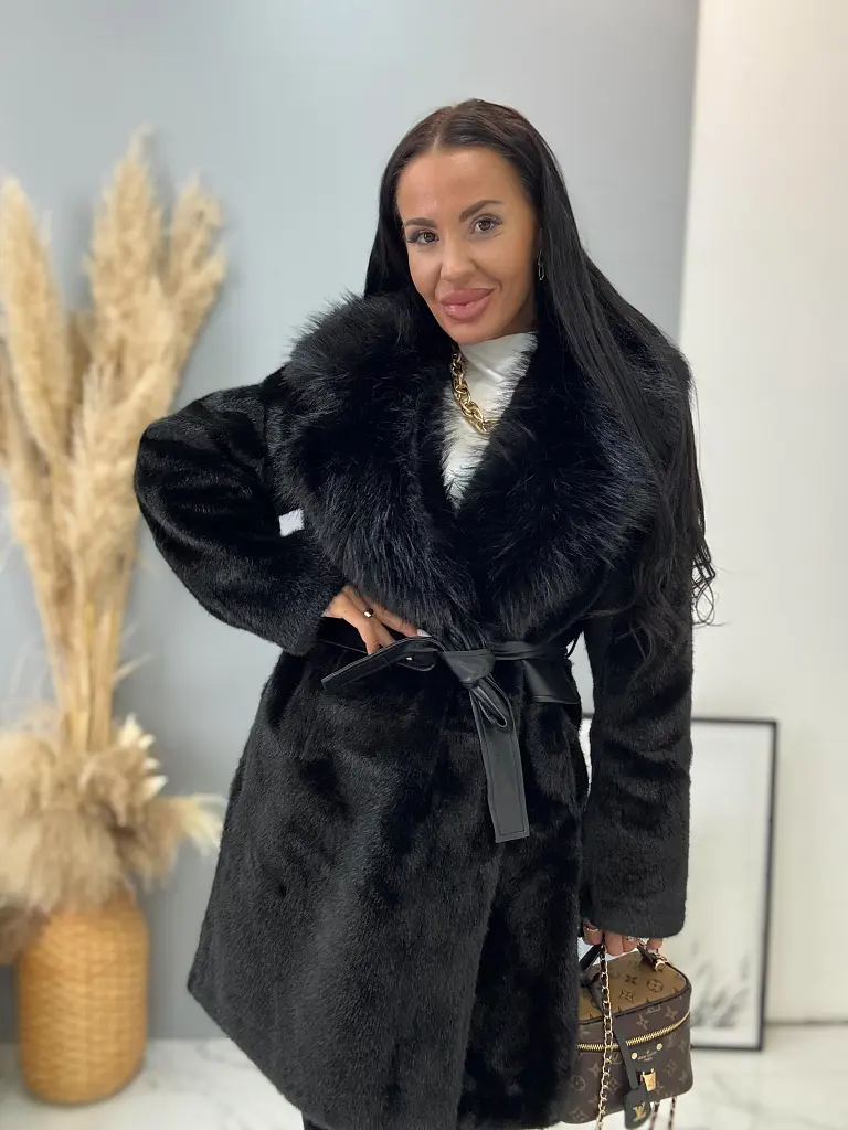 Műszőrme bunda övvel BRENIA