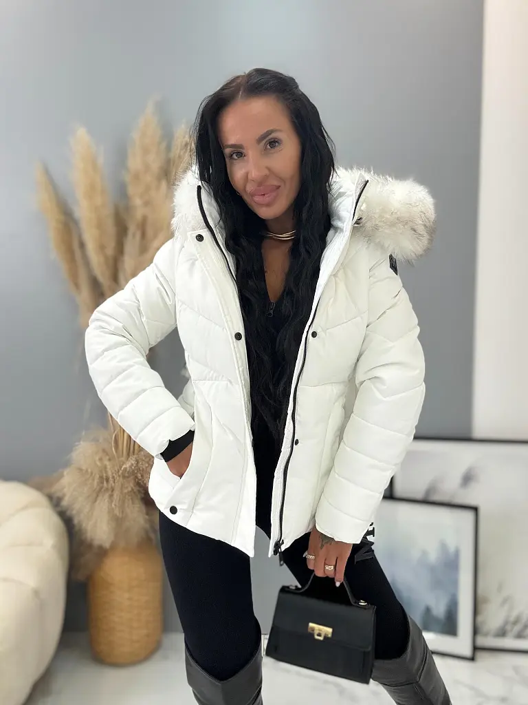 Szőrmés kapucnis kabát övvel ARANA - next