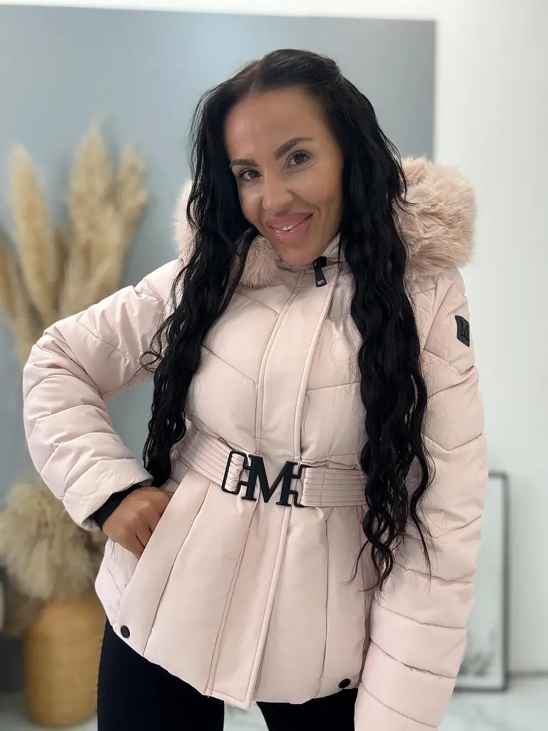 Szőrmés kapucnis kabát övvel ARANA - next