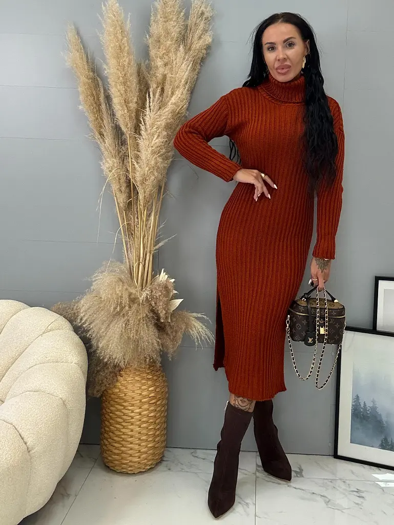 Hosszú kötött garbós ruha NEVYNA