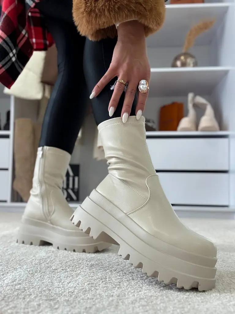 Női bokacsizma PANKA