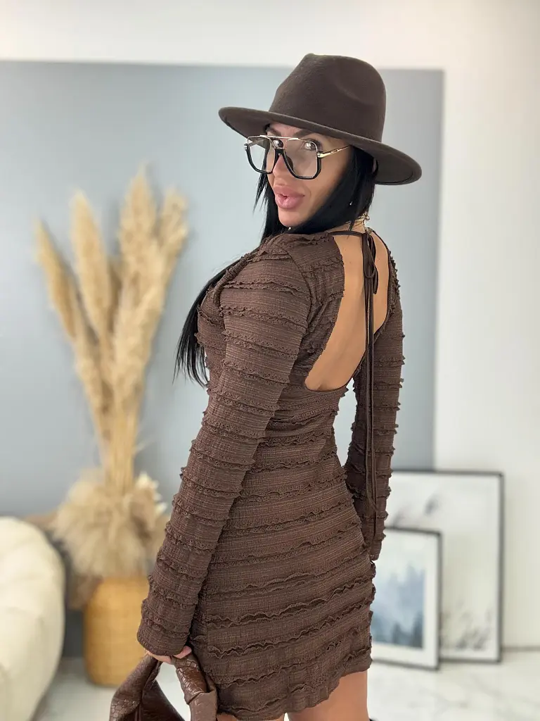 Nyitott hátú ruha csipkével LILIBET