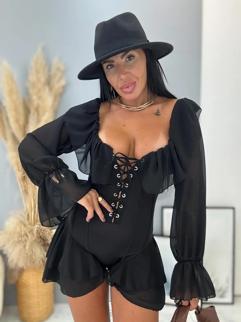 Ejtett vállú fűzős overál fodrokkal MINDY - next