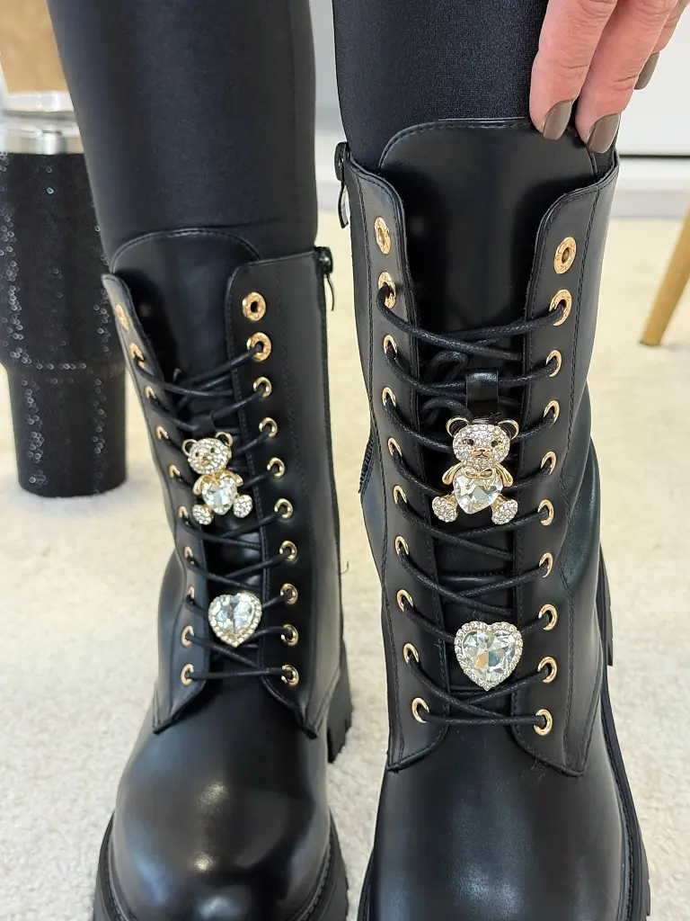 Fűzős bokacsizma dísszel TERAYA - next