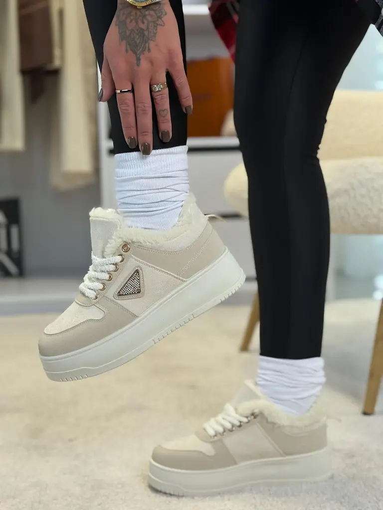 Platformos teddy sportcipő KLARYSA