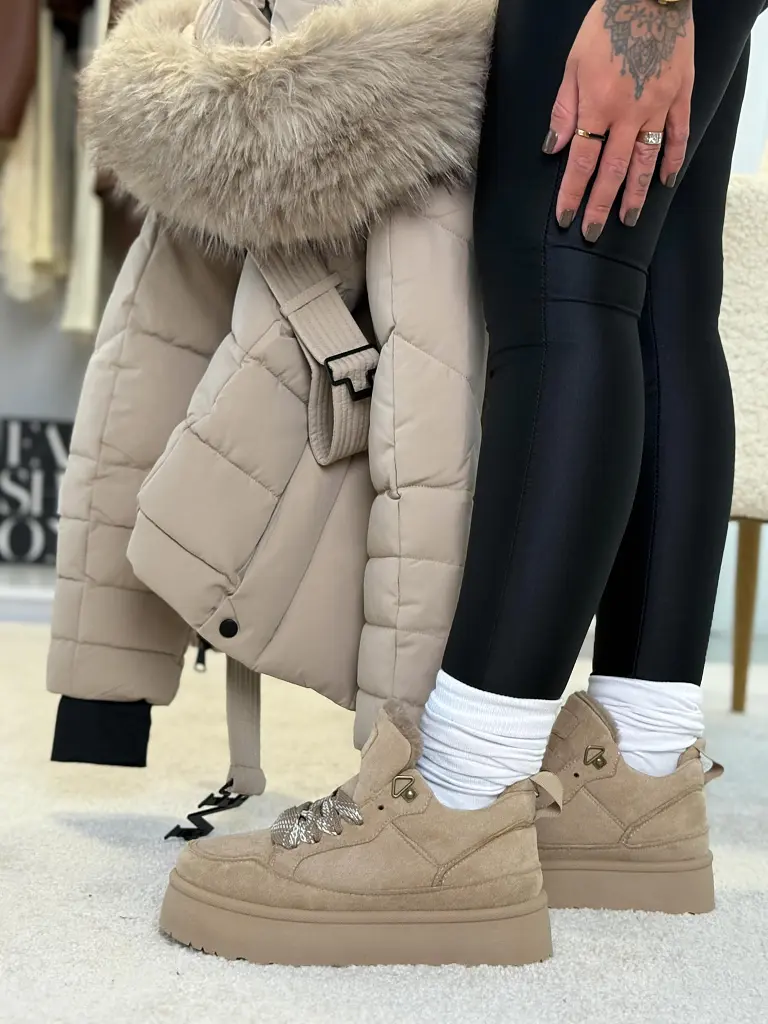 Platformos meleg sportcipő VELONIA - next