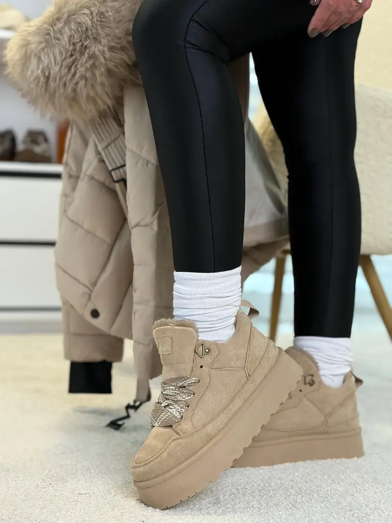 Platformos meleg sportcipő VELONIA