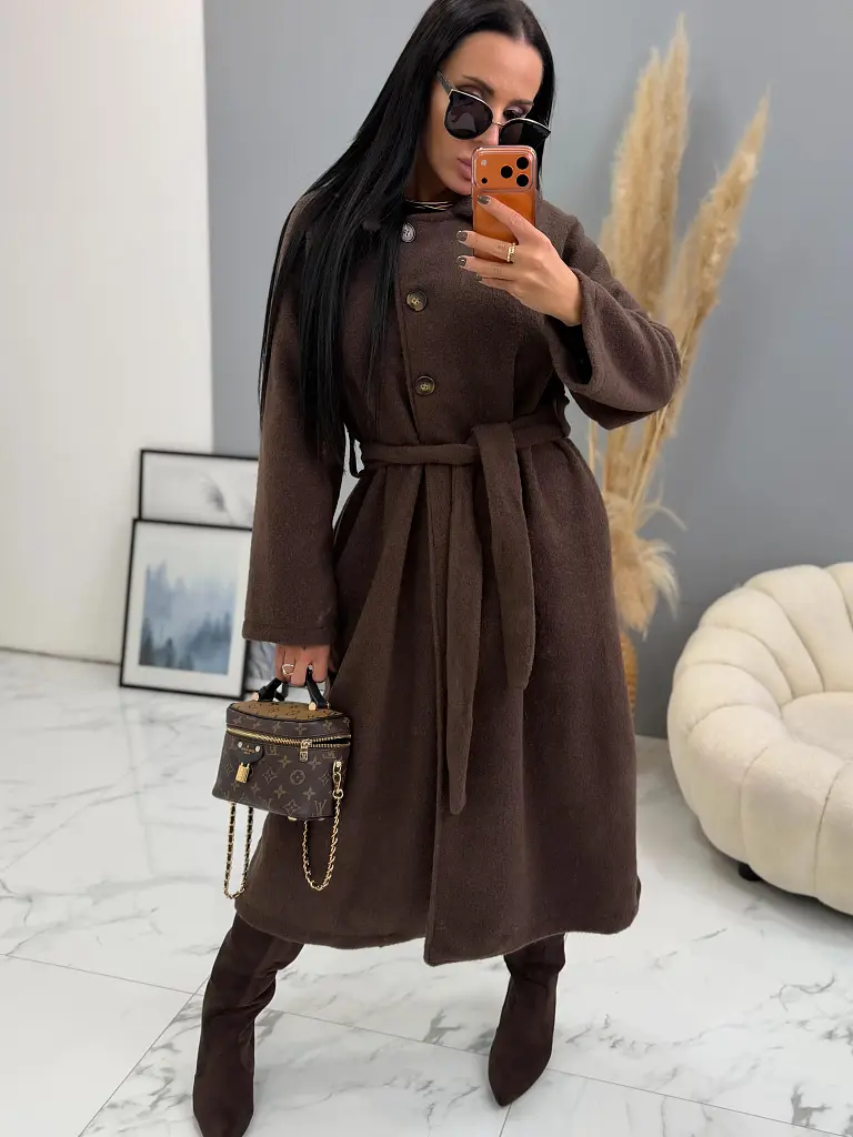 Barna kabát övvel SNUVIA