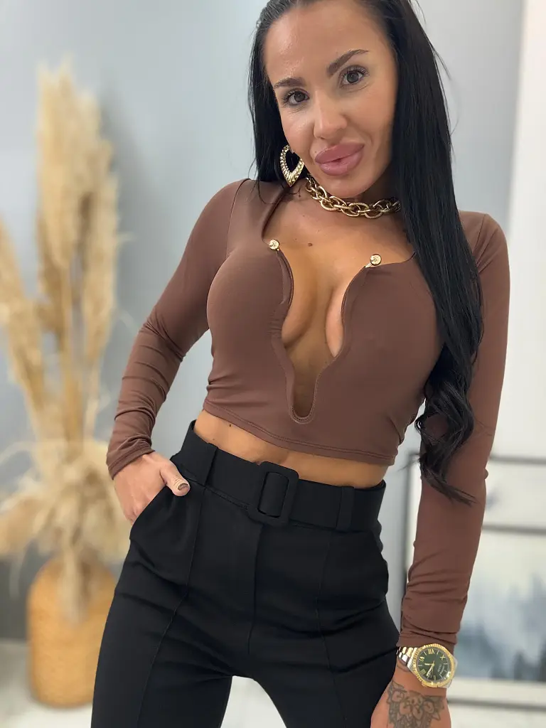 Crop-top mély kivágással LEDAVA - next