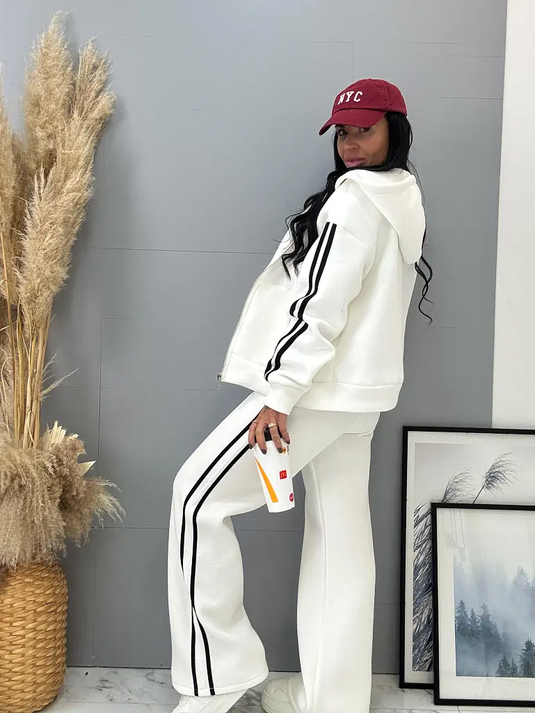 Bélelt kapucnis sportos szett GELIRA - next