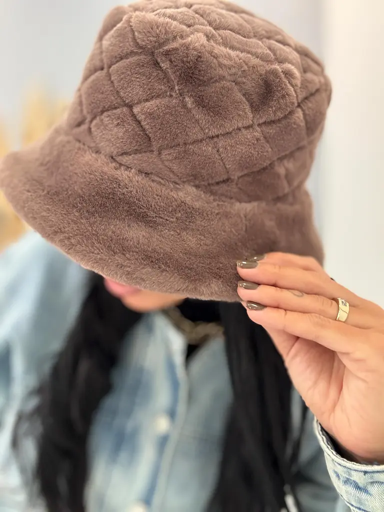 Kifordítható meleg kalap - next