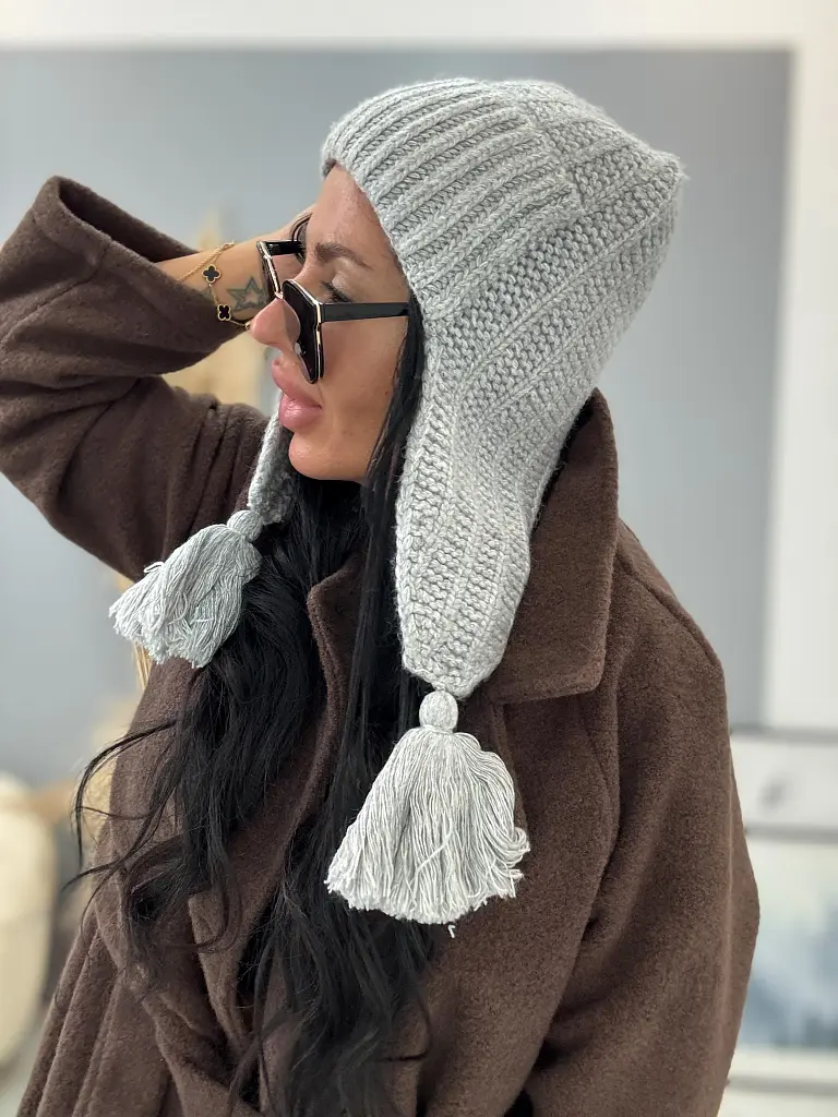 Kötött sapka - next