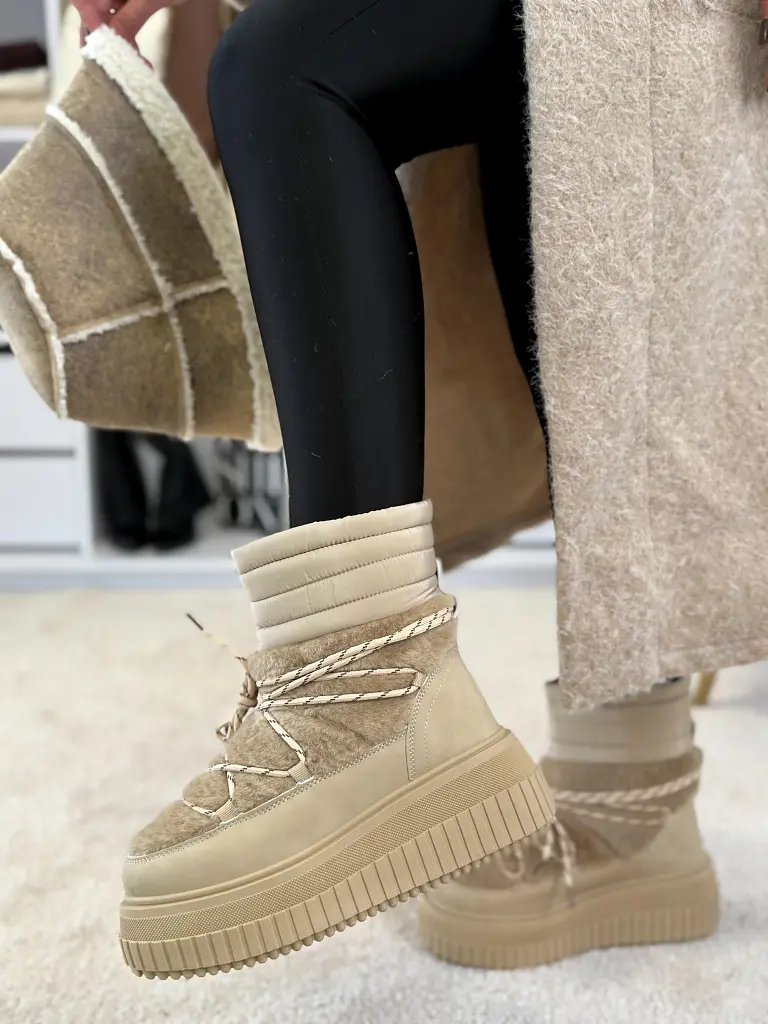 Fűzős bokacsizma LEANA