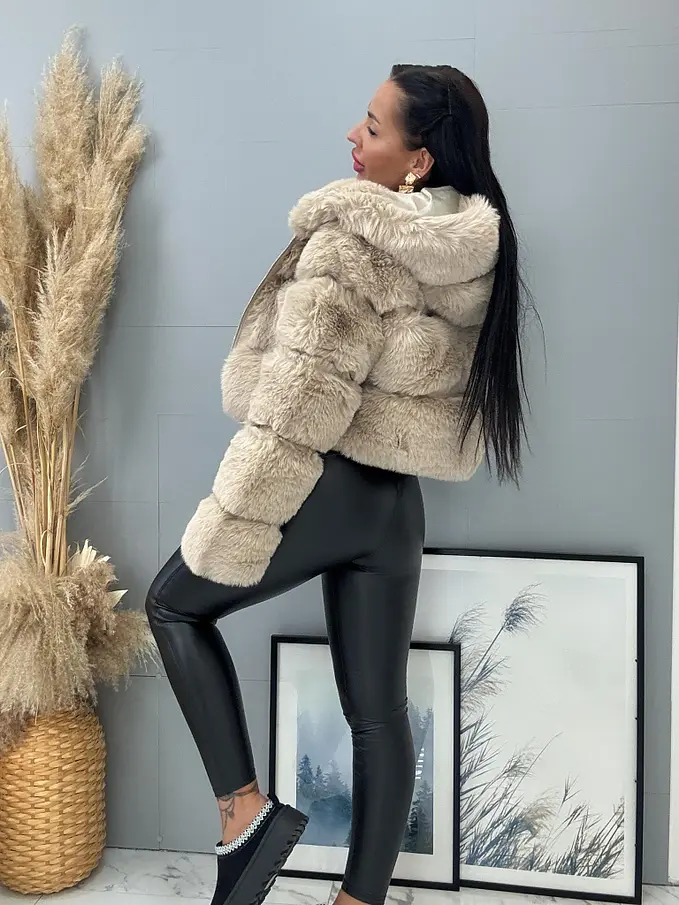 Műszőrmés műbőr kabát kapucnival GIANNA