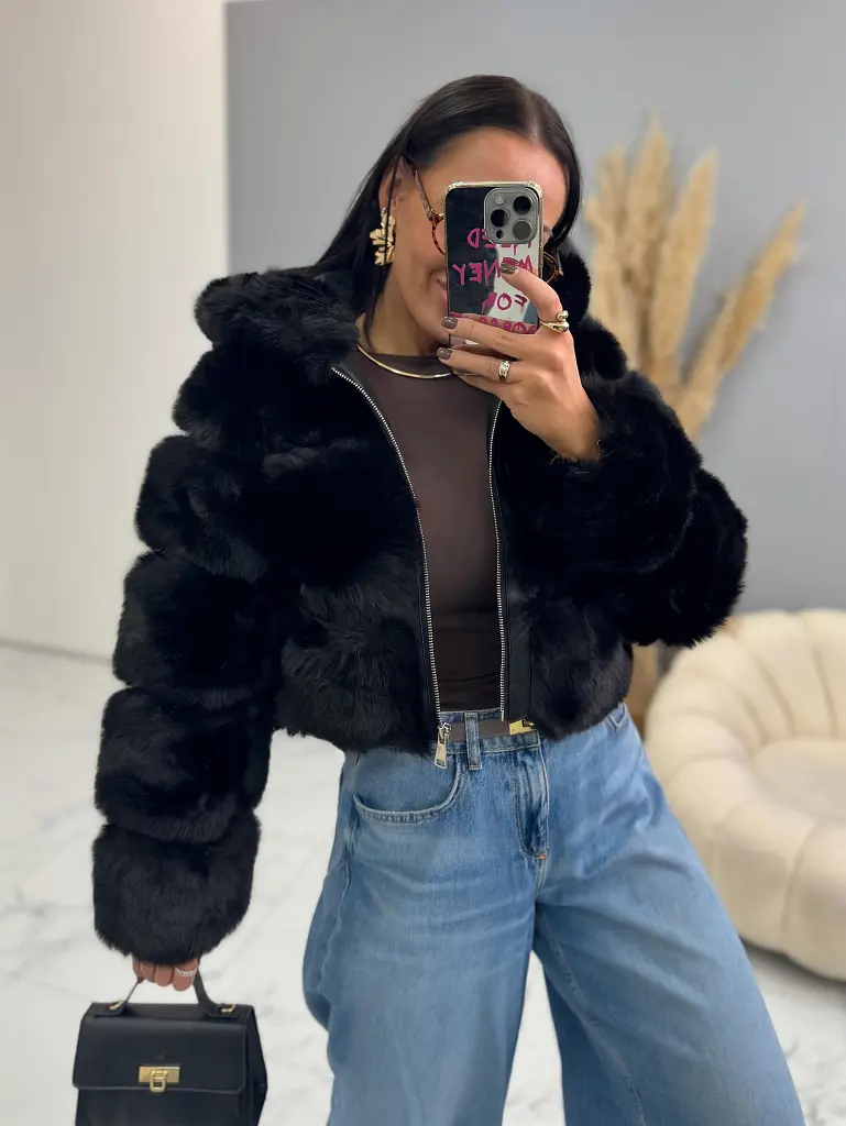 Műszőrmés műbőr kabát kapucnival GIANNA - next