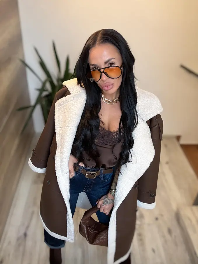 Hosszú műbőr kabát szőrmével HETIE