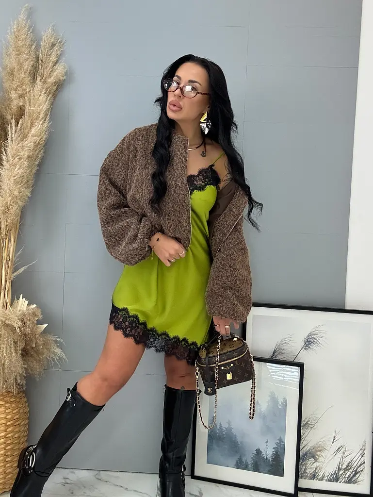 Szatén pántos ruha csipkével LAYLAH 